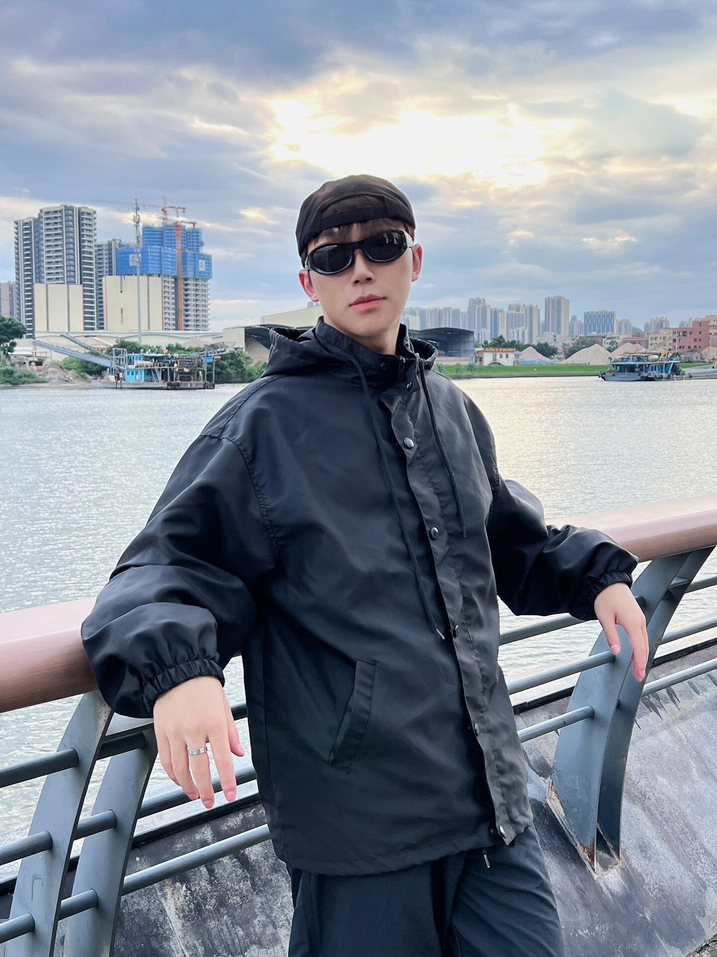 BALENCIAGA 美紋膠帶衝鋒衣