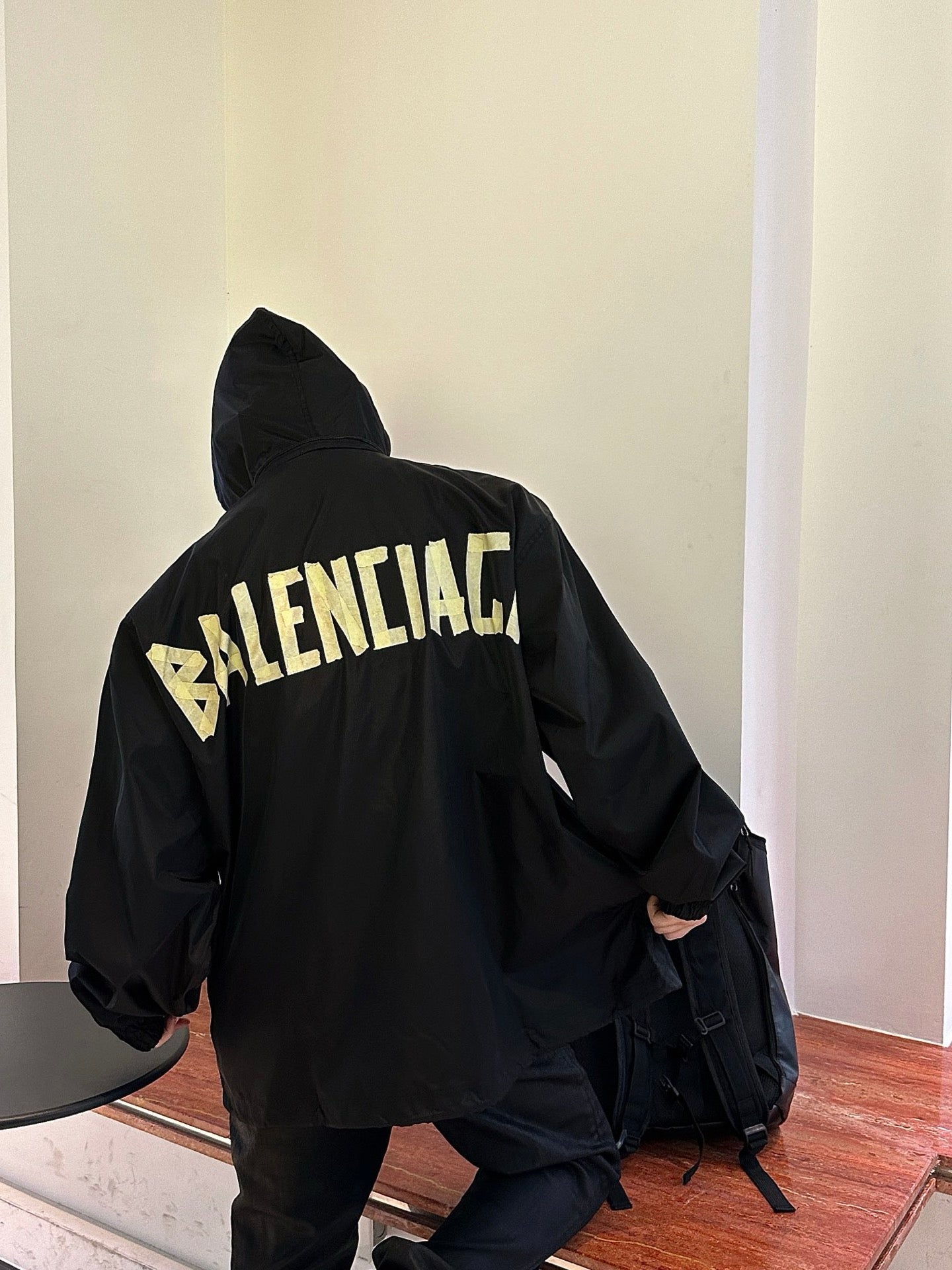 BALENCIAGA 美紋膠帶衝鋒衣