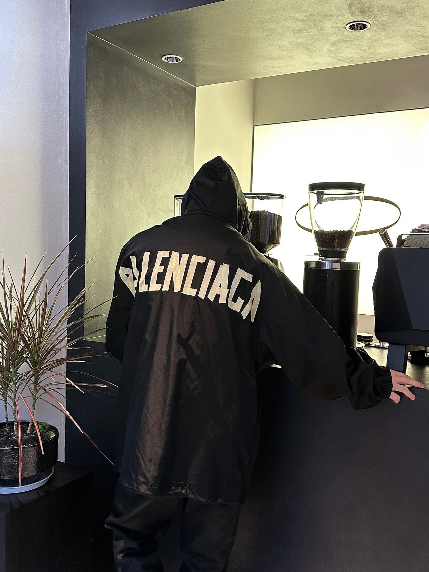 BALENCIAGA 美紋膠帶衝鋒衣