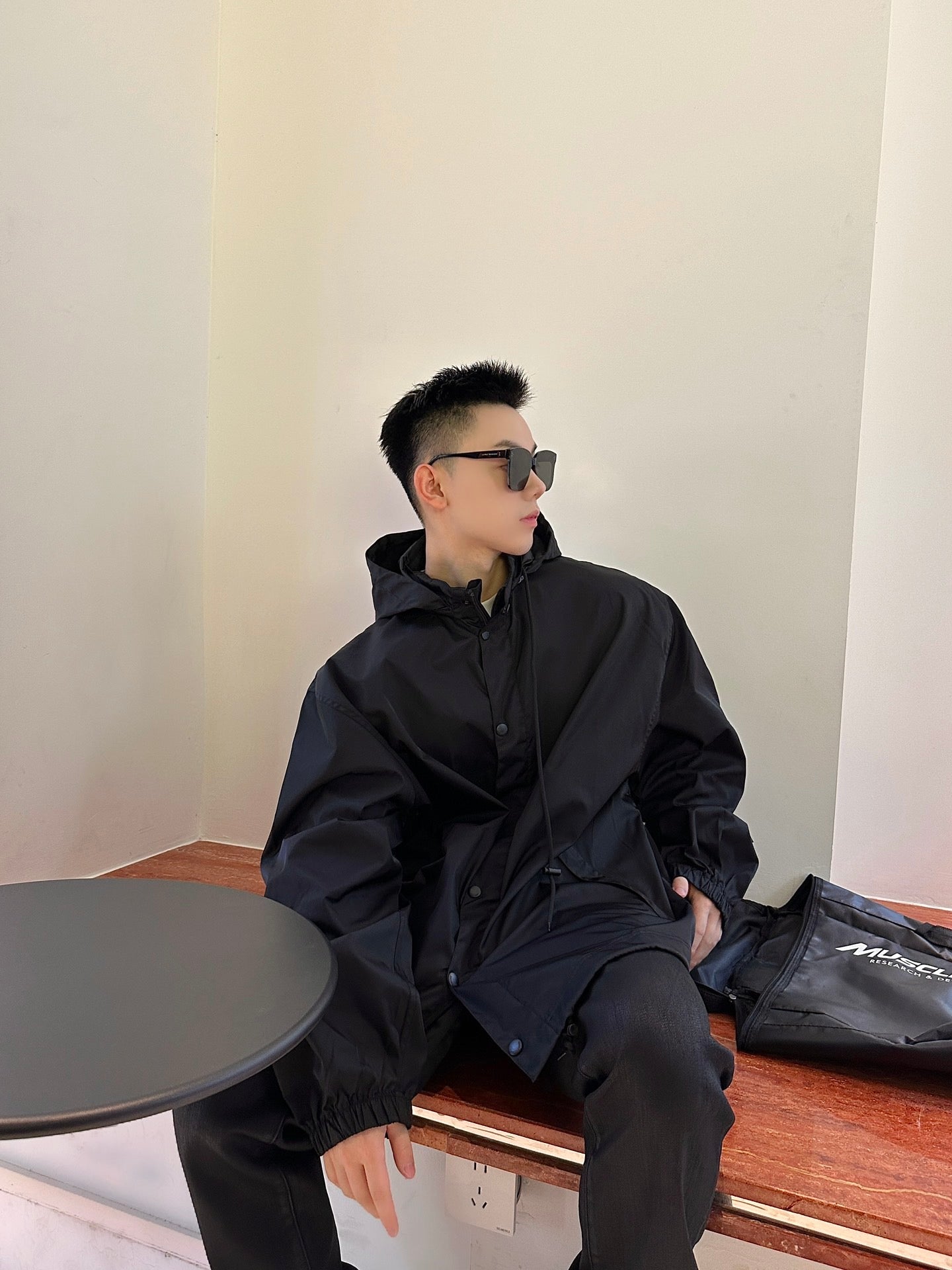 BALENCIAGA 美紋膠帶衝鋒衣