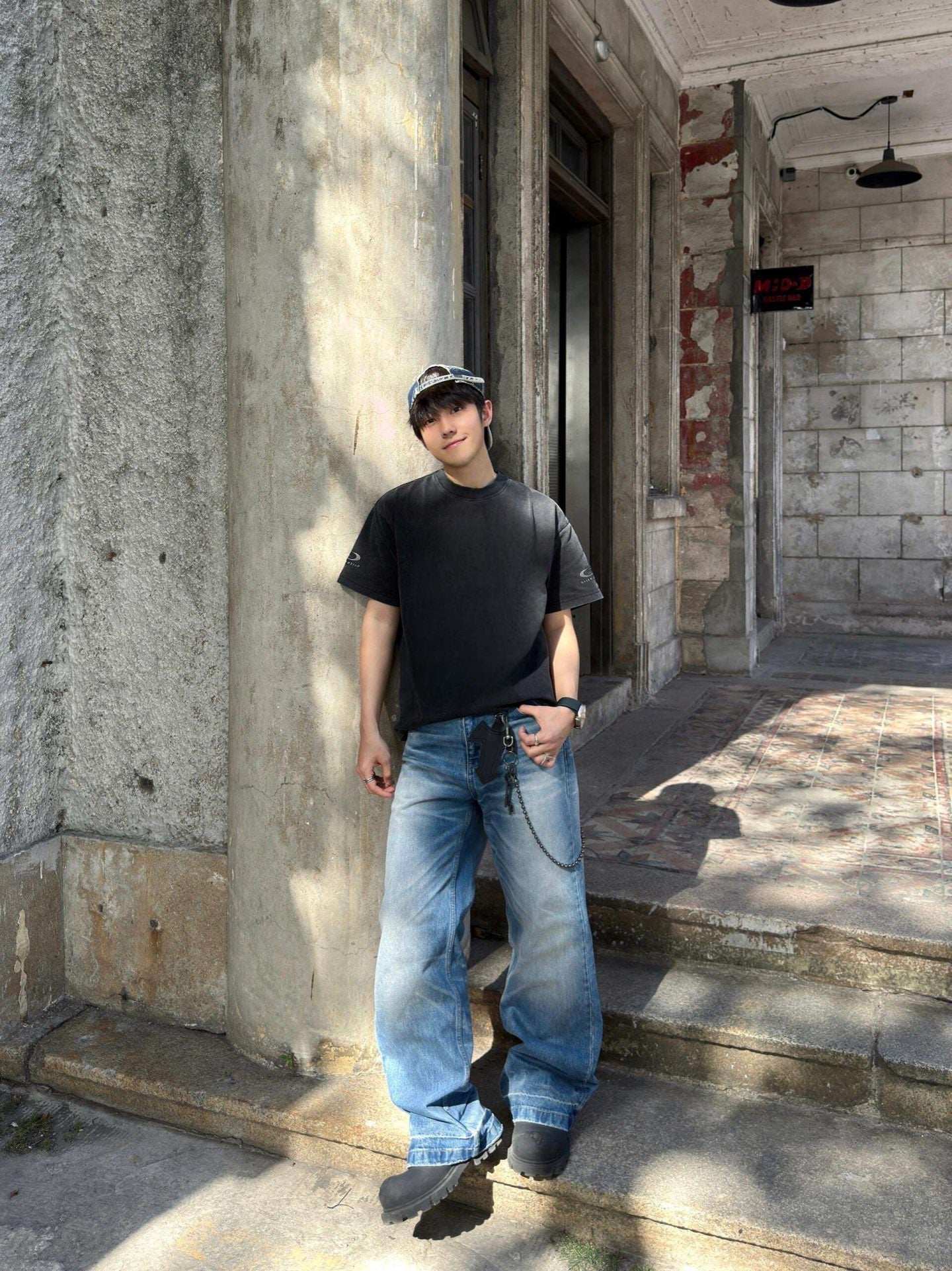 BALENCIAGA 正反雙層刺繡短袖