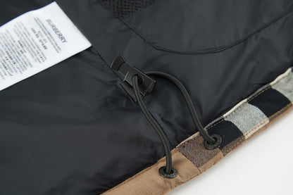 BURBERRY 拆袖大格紋羽絨服