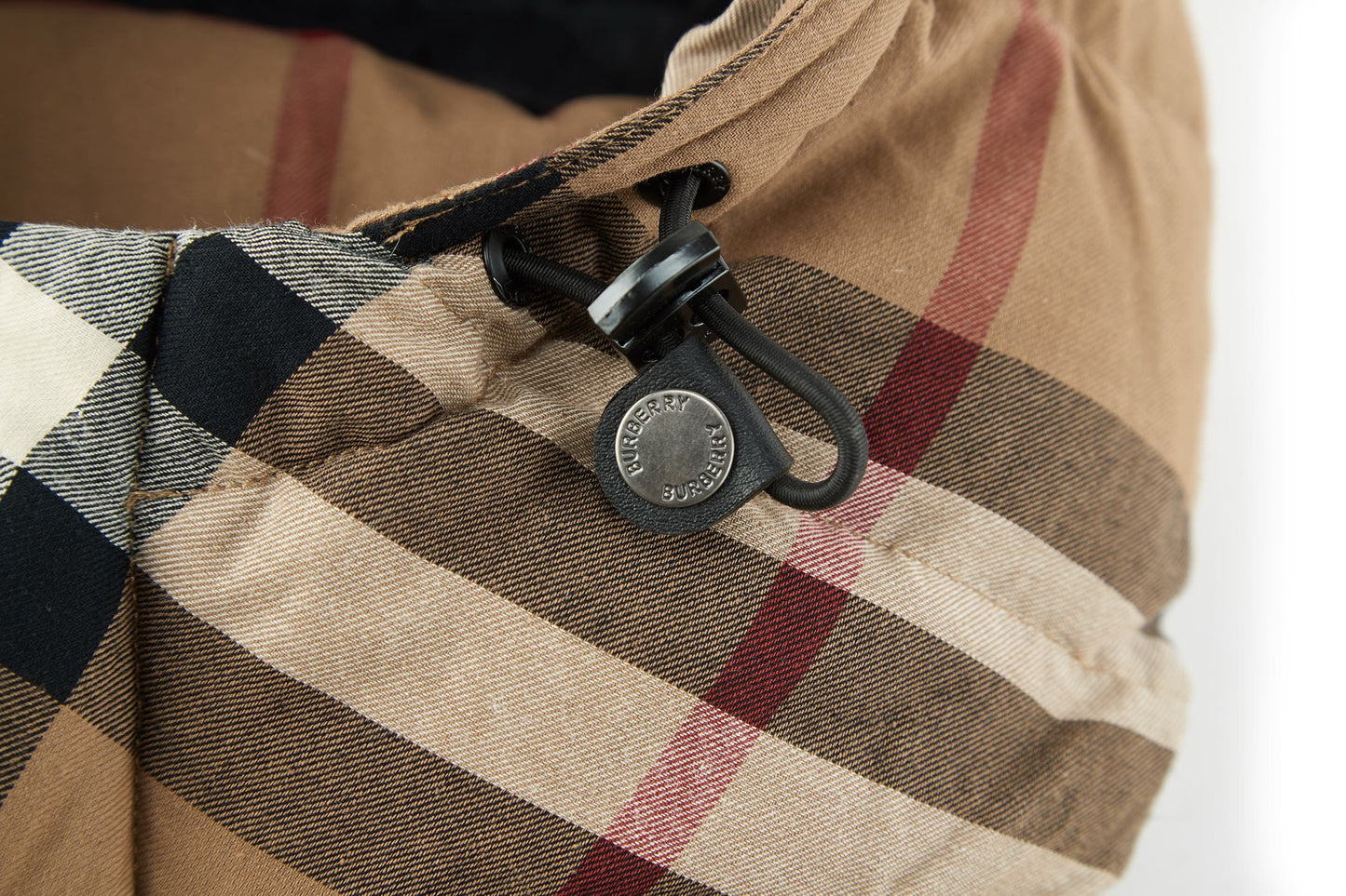 BURBERRY 拆袖大格紋羽絨服