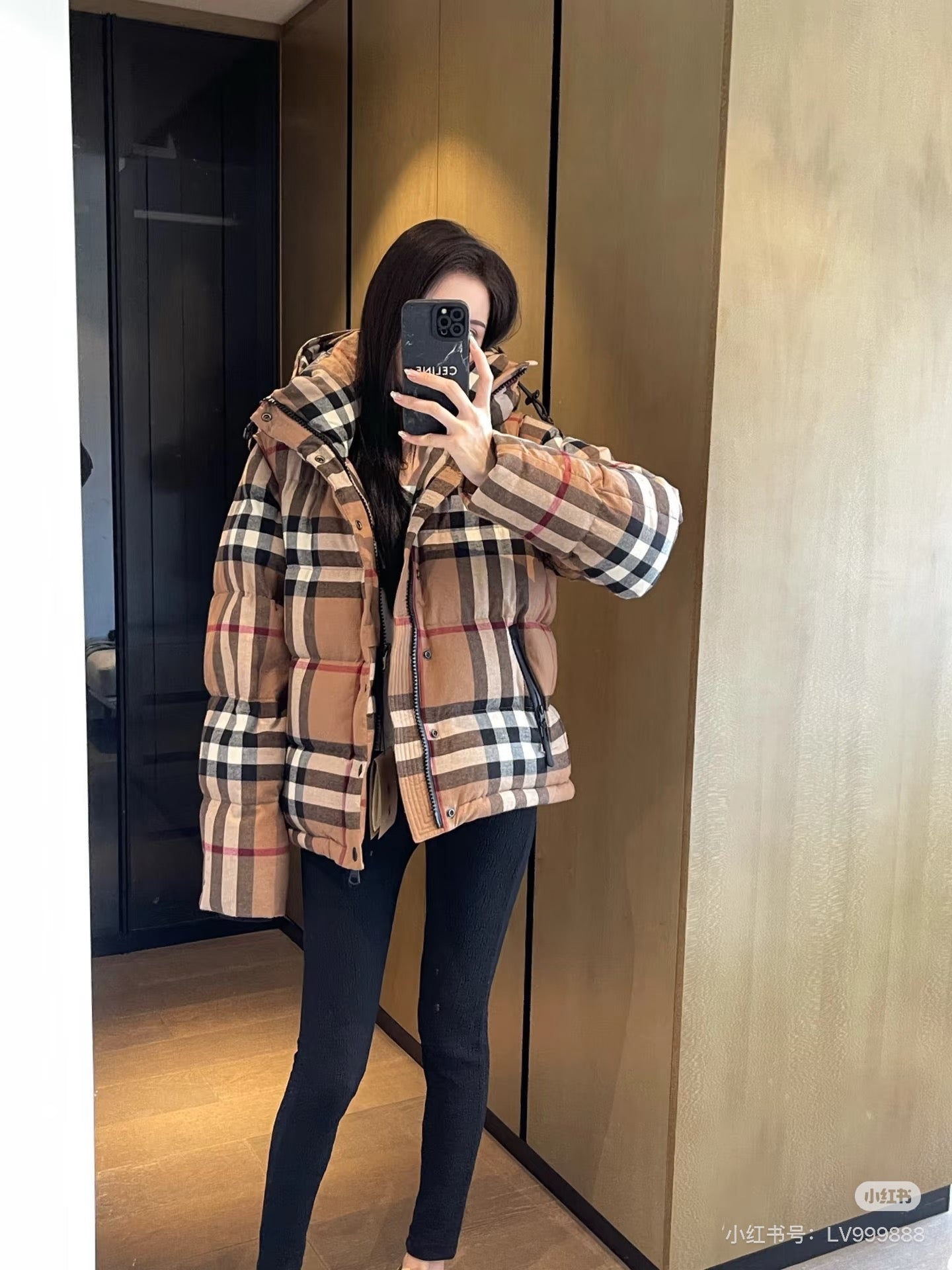 BURBERRY 拆袖大格紋羽絨服