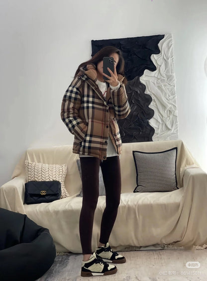 BURBERRY 拆袖大格紋羽絨服