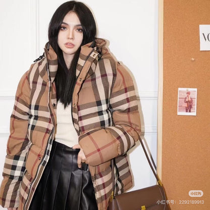 BURBERRY 拆袖大格紋羽絨服