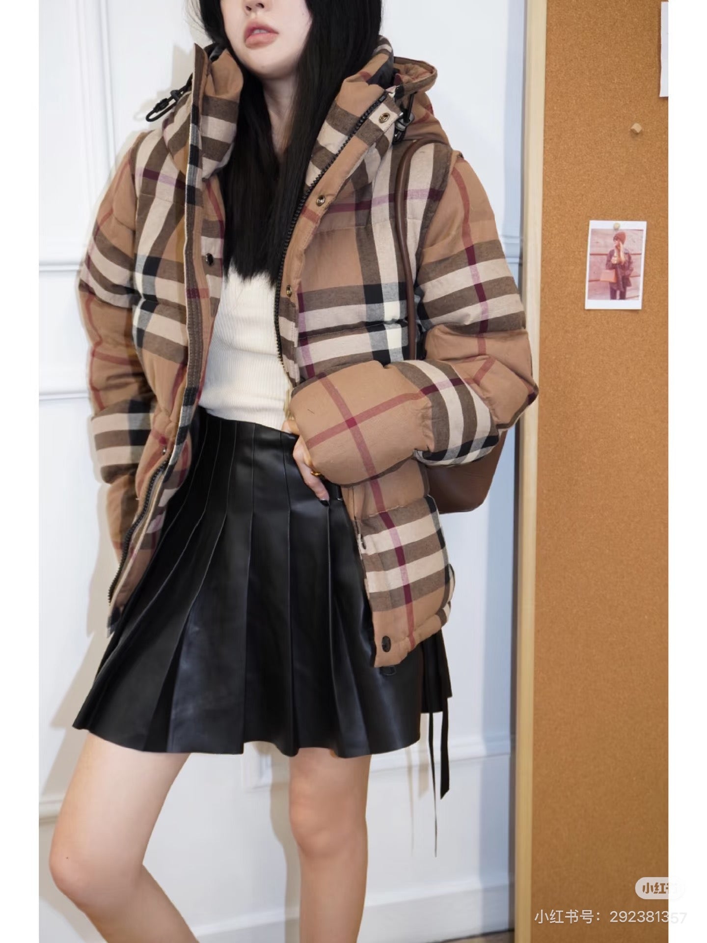 BURBERRY 拆袖大格紋羽絨服