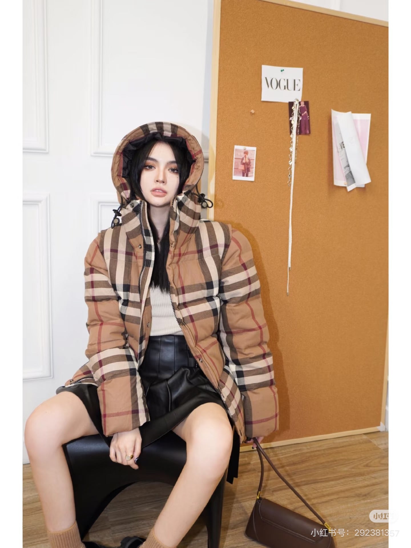 BURBERRY 拆袖大格紋羽絨服