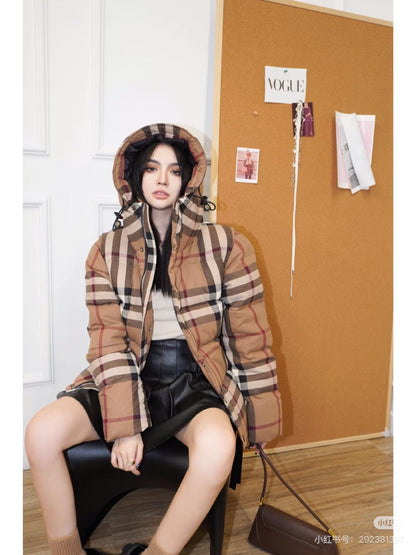 BURBERRY 拆袖大格紋羽絨服