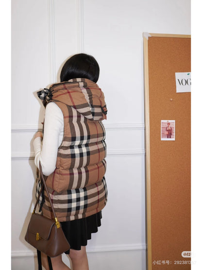 BURBERRY 拆袖大格紋羽絨服