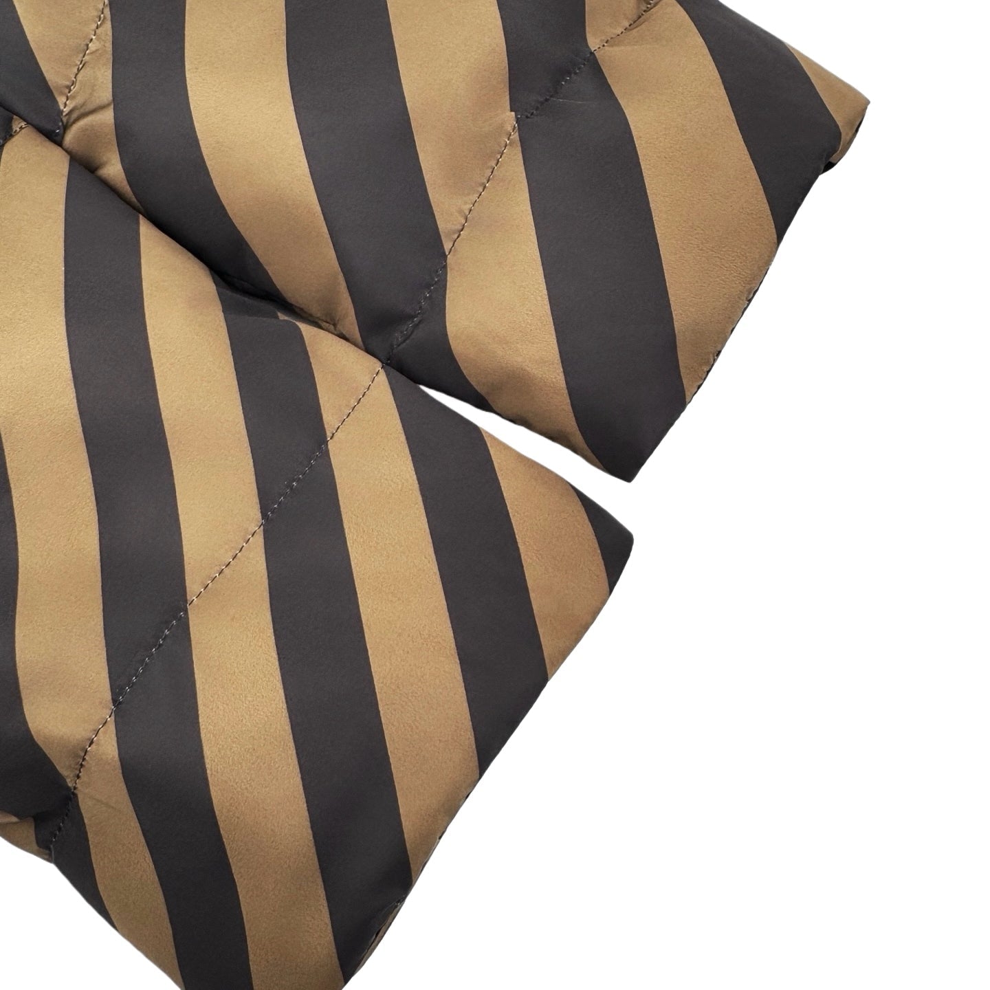 FENDI 滿印雙F雙面穿羽絨服