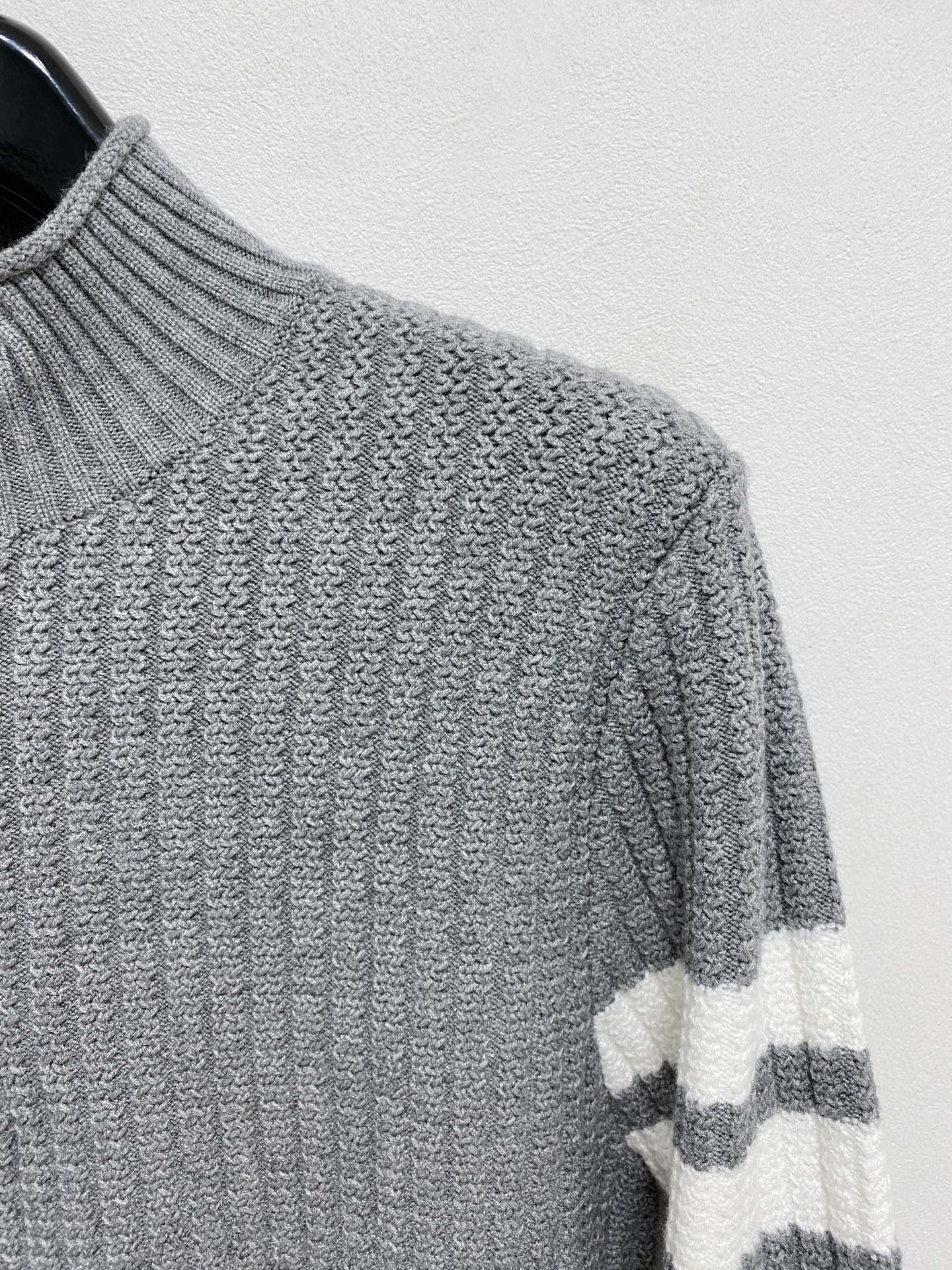 TB 經典款四槓毛衣 (灰)