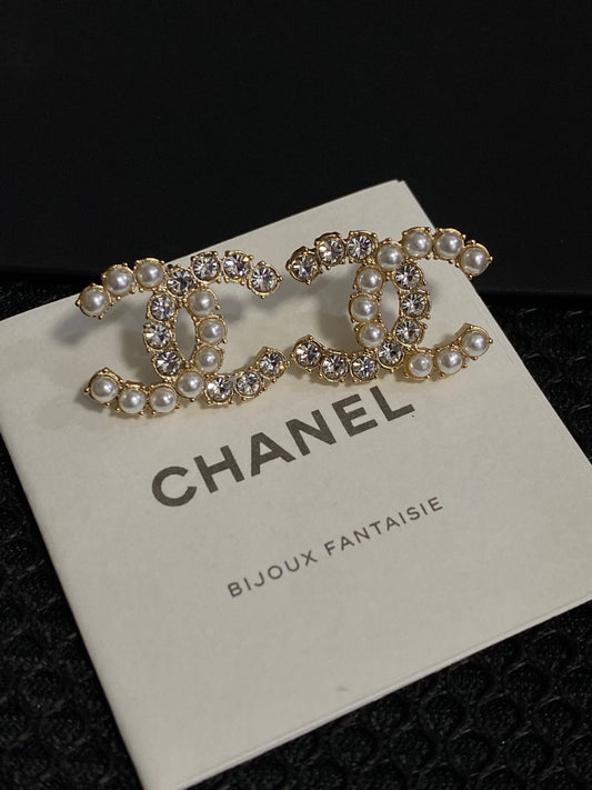 CHANEL 半鑽珍珠耳釘