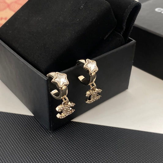 CHANEL 雙c五角星鑽字母耳釘