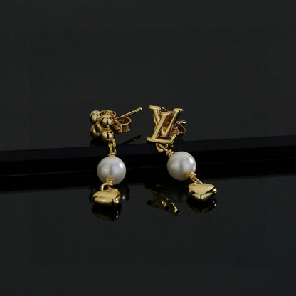 LV 愛心耳釘