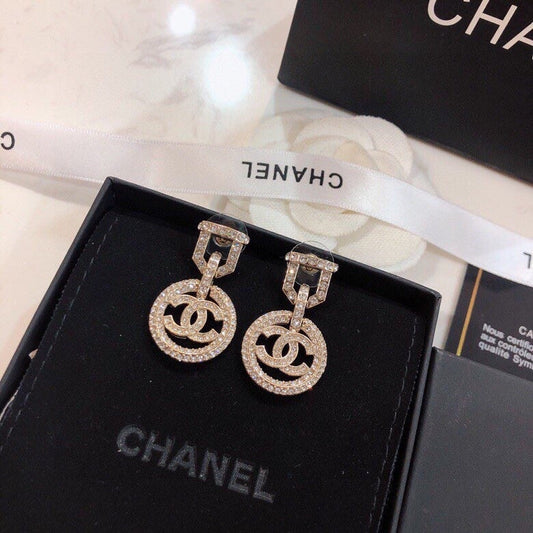 CHANEL 邊滿鑽耳釘
